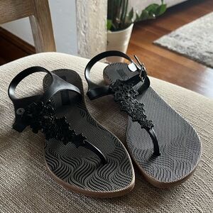 Sandals (Size: EUR 37/ US 7)